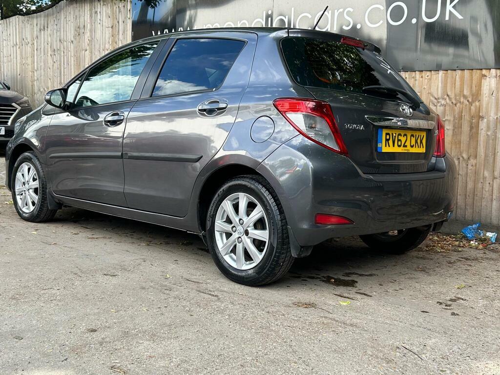 Toyota Yaris Automatic White #12