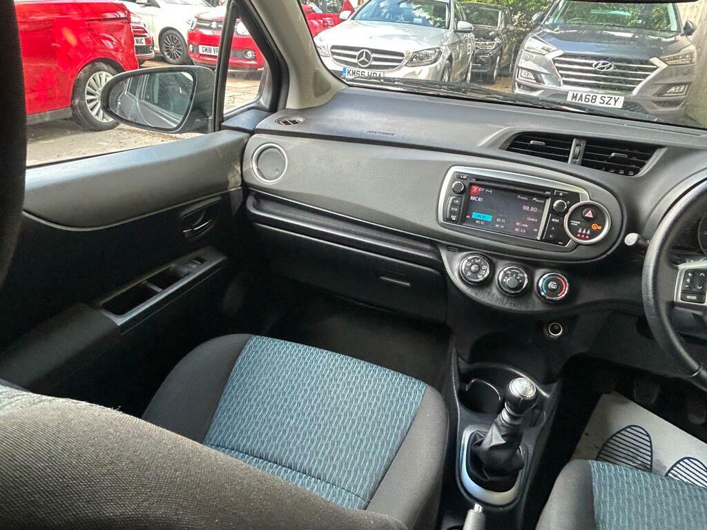 Toyota Yaris Automatic White #21