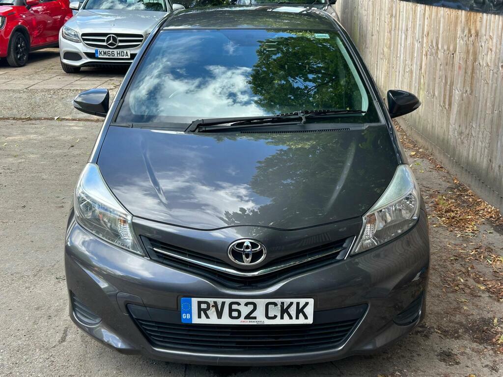 Toyota Yaris Automatic White #19