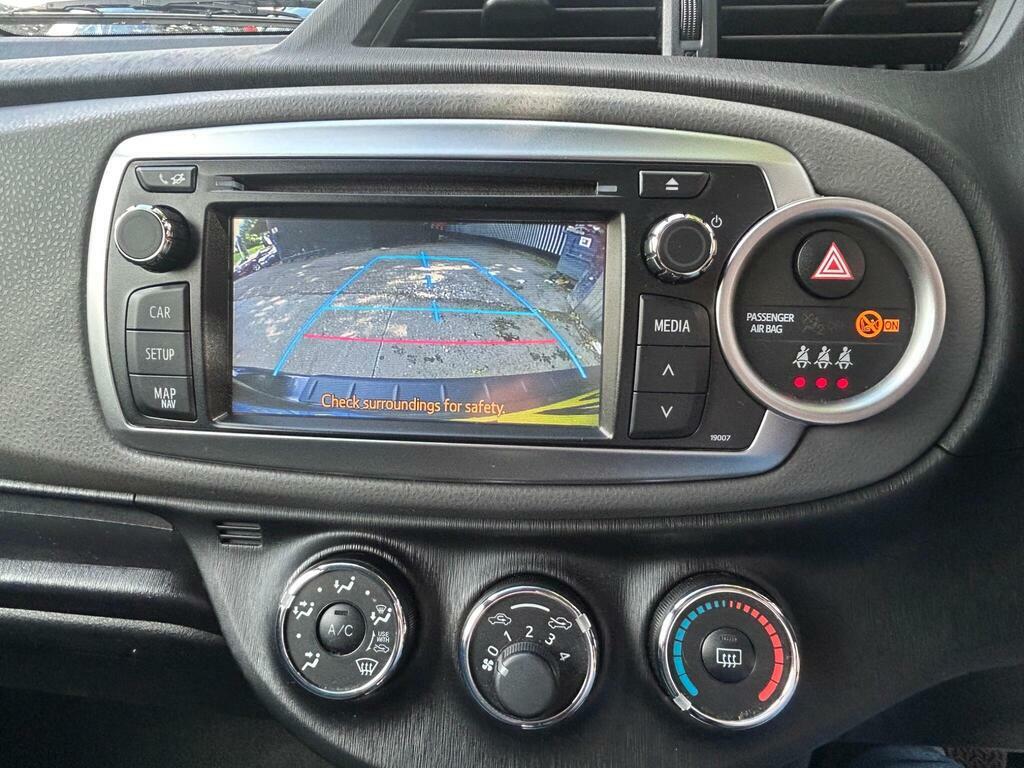 Toyota Yaris Automatic White #37