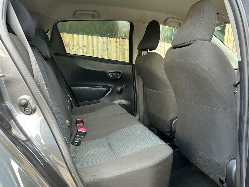Toyota Yaris Automatic White #33