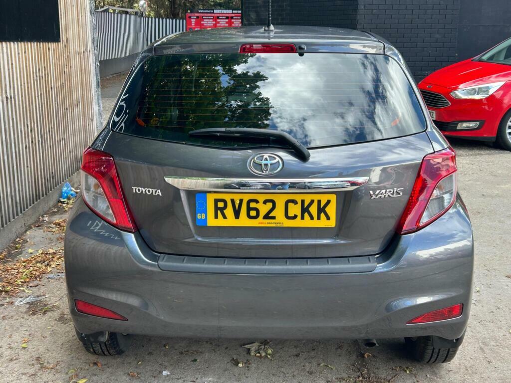 Toyota Yaris Automatic White #16