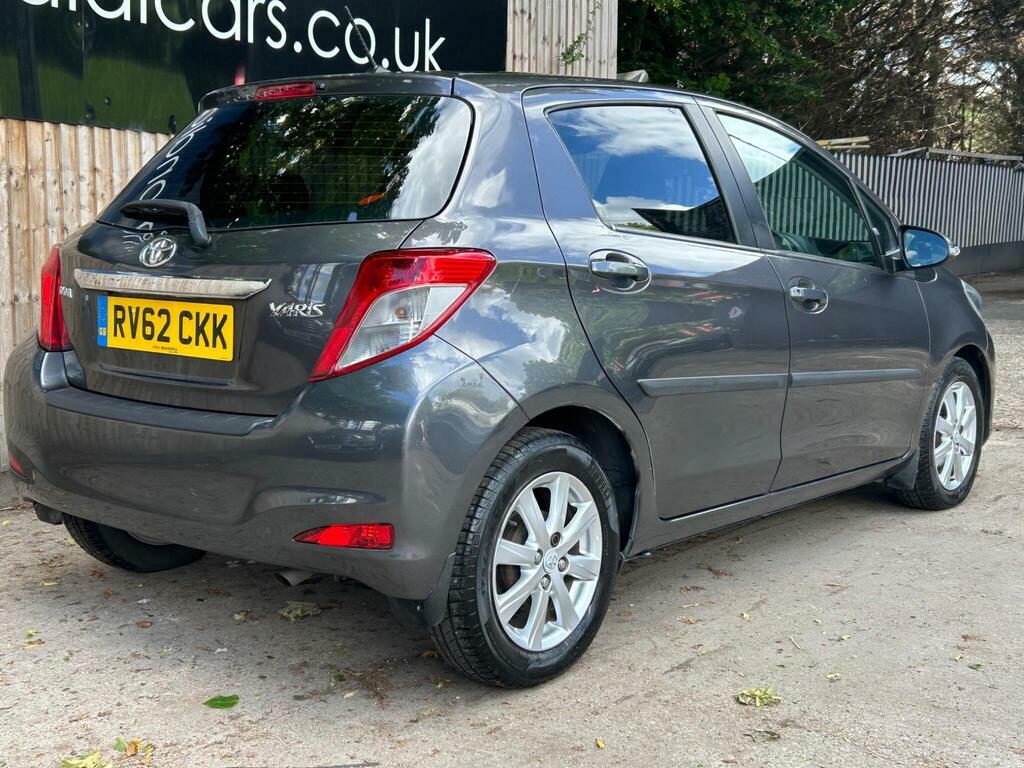 Toyota Yaris Automatic White #15