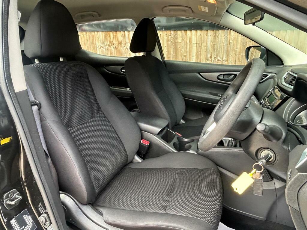 Nissan Qashqai 1.3 Dig-t Visia Euro 6 S S YF68YJM Black #3