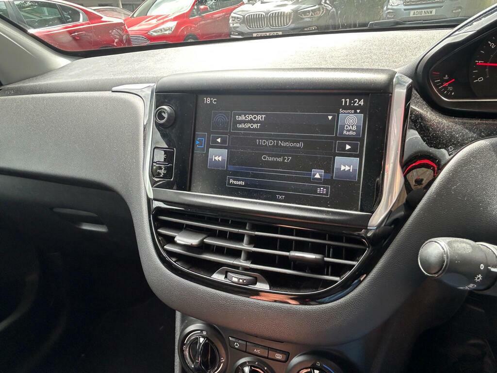 Peugeot 208 Hatchback Thp White #27