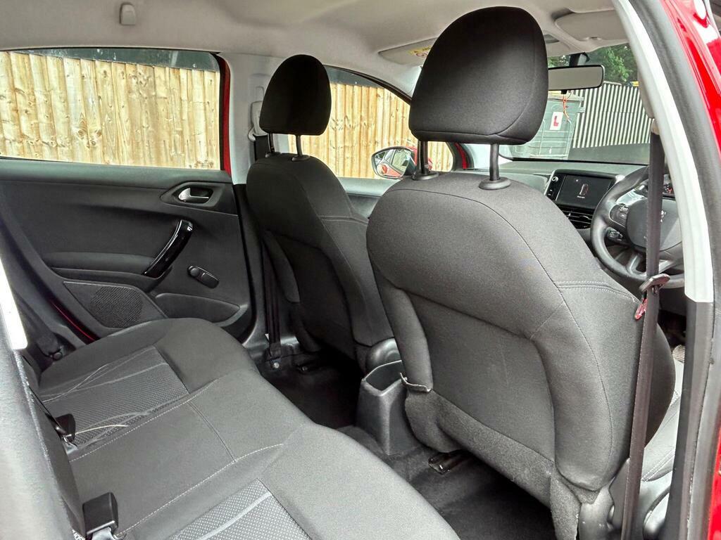 Peugeot 208 Hatchback Thp White #31