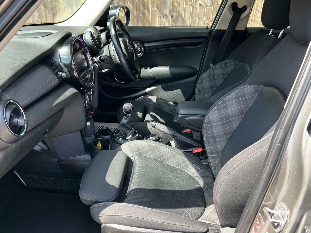 Mini Hatch 1.5 Cooper Euro 6 S S HG66FKW Silver #4