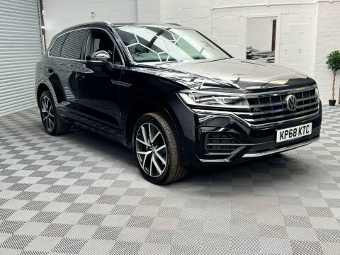 Volkswagen Touareg 3.0 Tdi V6 Black #5
