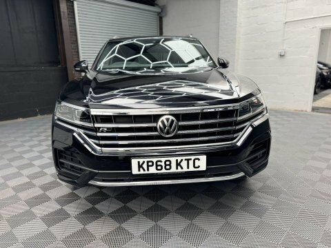 Volkswagen Touareg 3.0 Tdi V6 Black #2