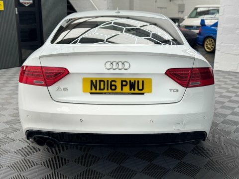Audi A5 2.0 Tdi Black White #4