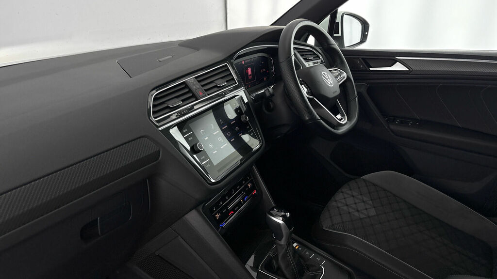 Volkswagen Tiguan 2.0 Tdi R-line Dsg Euro 6 5-Door MJ23GCK White #2