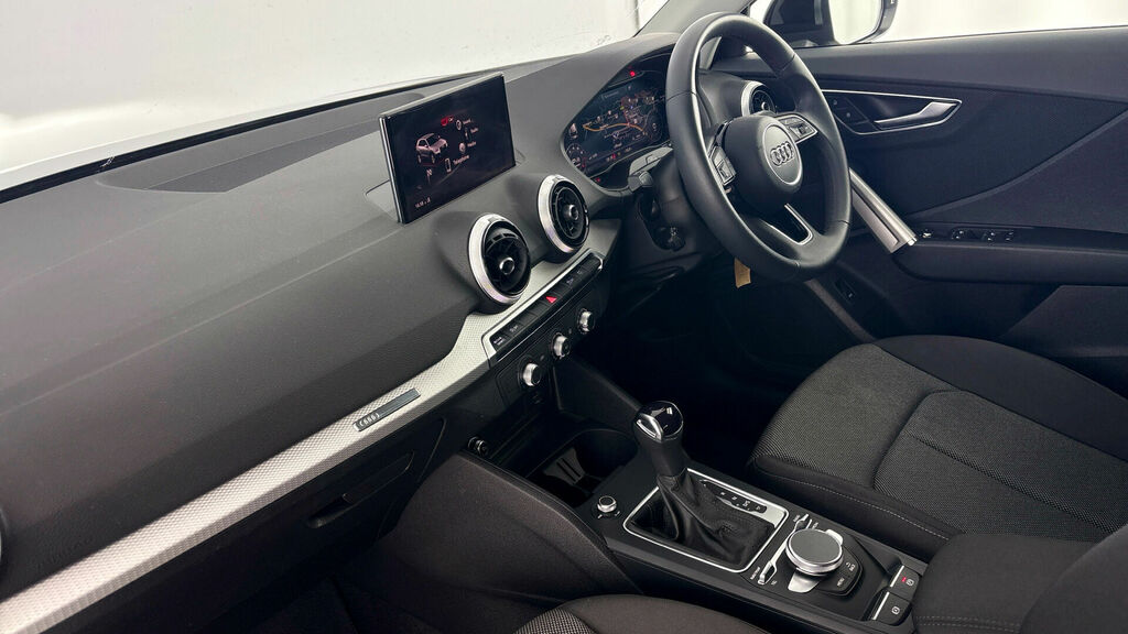 Audi Q2 Tfsi Cod 35 Sport S Tronic Euro 6 5-Door FD73YWR Black #2
