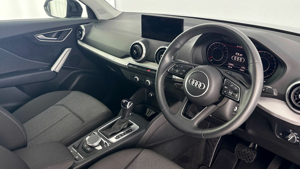 Audi Q2 Tfsi Cod 35 Sport S Tronic Euro 6 5-Door FD73YWR Black #6