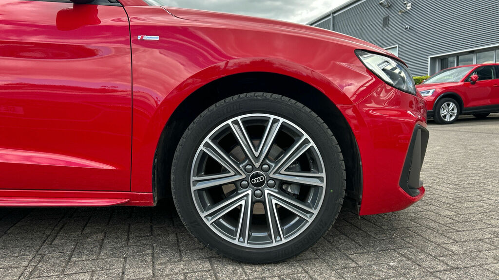 Audi A1 1.0 Tfsi 30 S Line Sportback S Tronic Euro 6 5-Doo DG25WZO Red #5