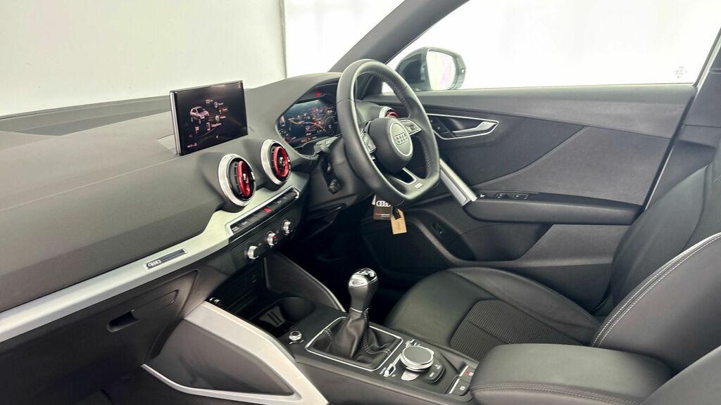 Audi Q2 1.0 Tfsi 30 Black Edition Euro 6 5-Door White #2