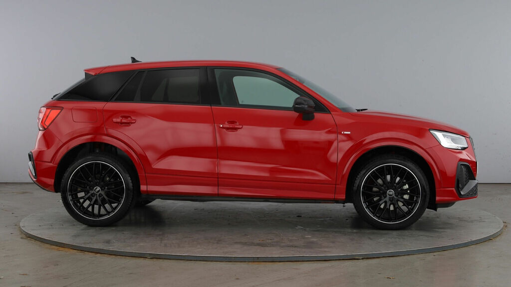 Audi Q2 Tfsi Cod 35 Black Edition S Tronic Euro 6 5-Door Red #4