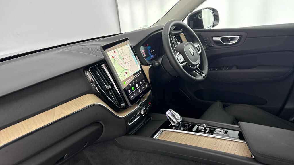 Volvo XC60 2.0 B5 Mhev Plus Pro Euro 6 5-Door WF75CFD Silver #2