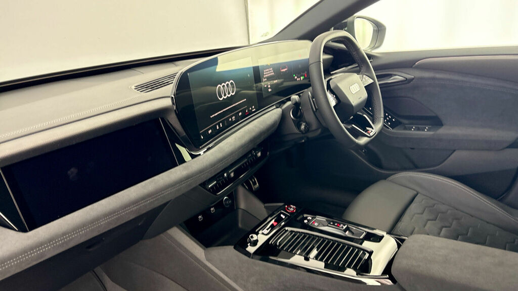 Audi A6 E-tron Avant 100Kwh Performance Edition 1 5-Door KM75NDK White #2