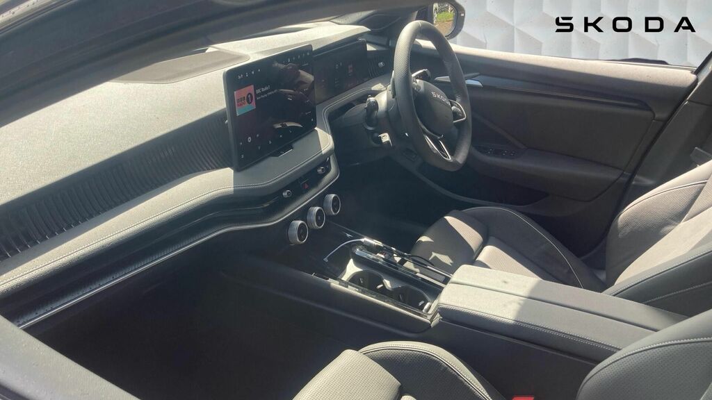 Skoda Superb Tsi E-tec Mhev Sportline Dsg Euro 6 5-Door VN26HSK Silver #2