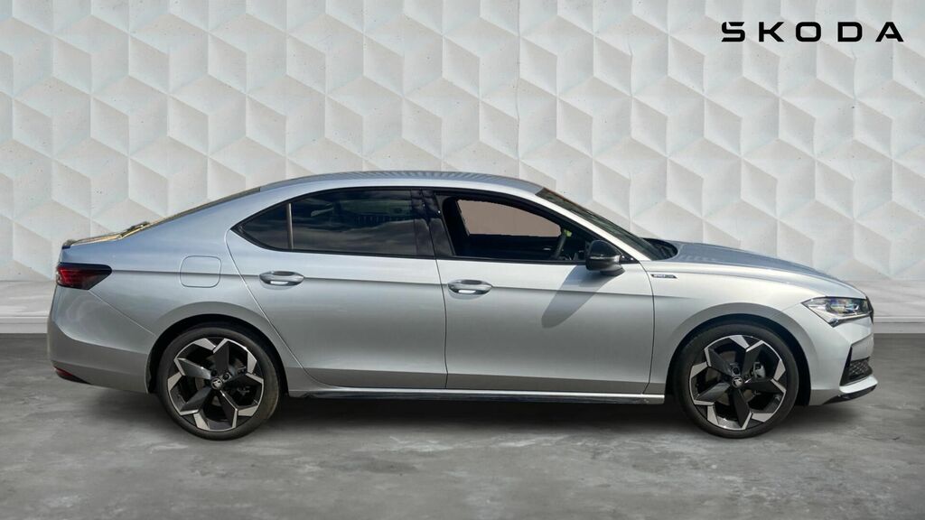 Skoda Superb Tsi E-tec Mhev Sportline Dsg Euro 6 5-Door VN26HSK Silver #4