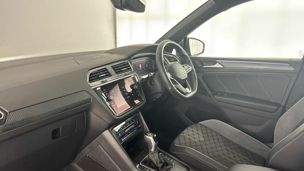 Volkswagen Tiguan Tsi R-line Dsg Euro 6 5-Door MJ24KHP Grey #2