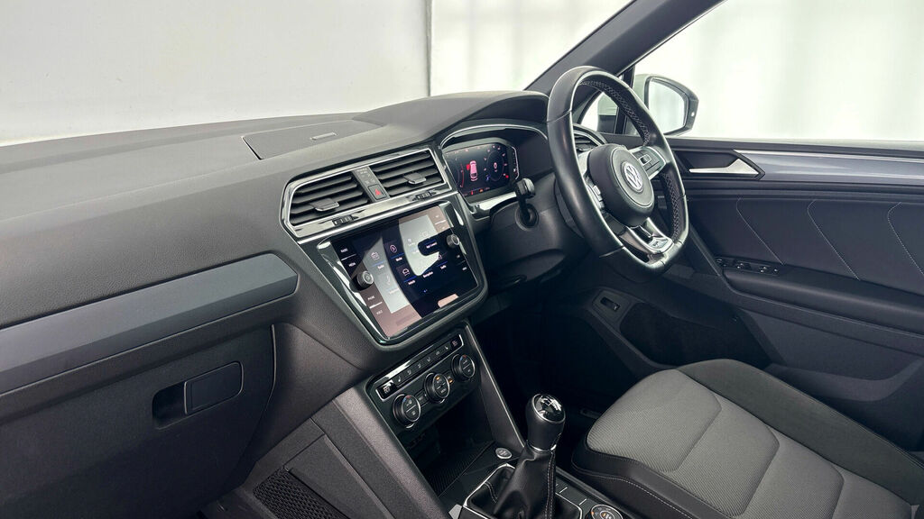 Volkswagen Tiguan 2.0 Tdi R-line Tech Dsg Euro 6 5-Door White #2