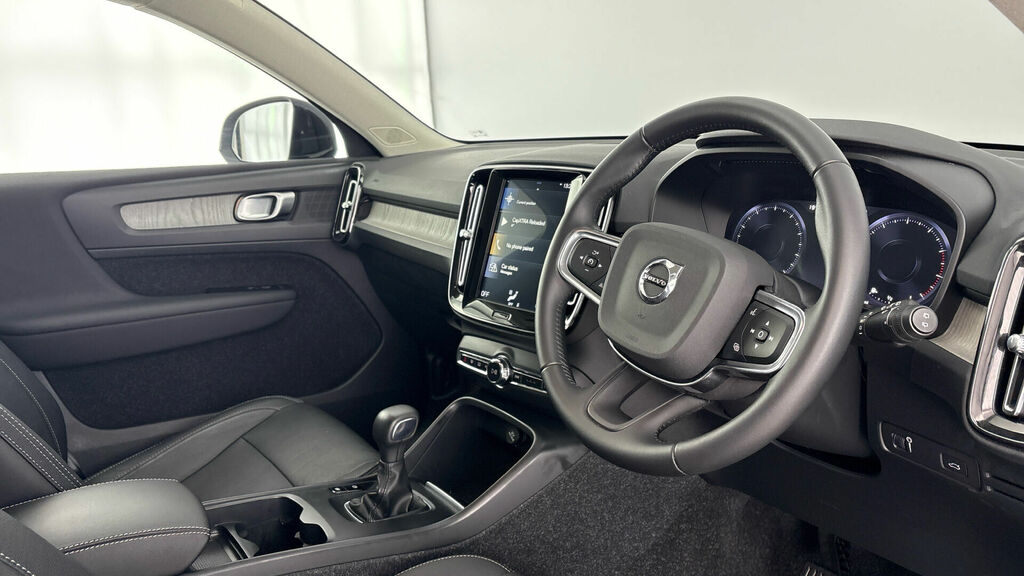 Volvo XC40 T3 Inscription Euro 6 5-Door Black #6