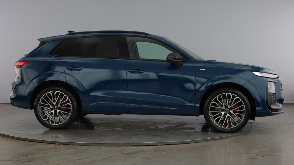 Audi Q3 2.0 Tfsi Edition 1 S Tronic Quattro Euro 6 5-Door Blue #3