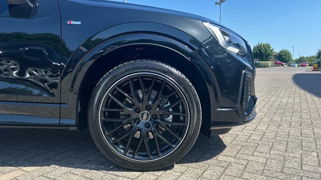 Audi Q2 Tfsi Cod 35 Black Edition S Tronic Euro 6 5-Door Black #3