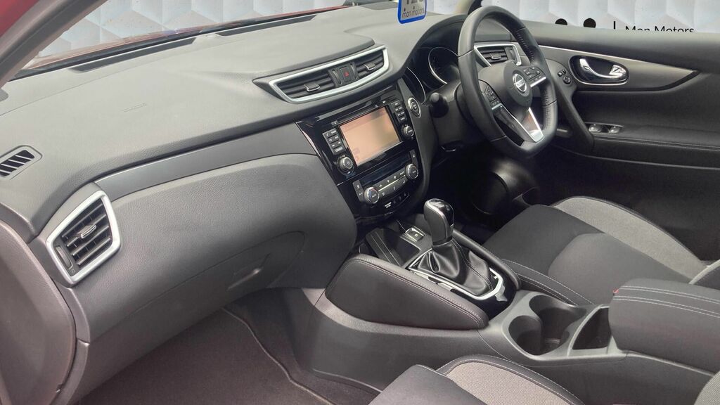 Nissan Qashqai Dig-t N-connecta Xtron Euro 6 5-Door Red #2