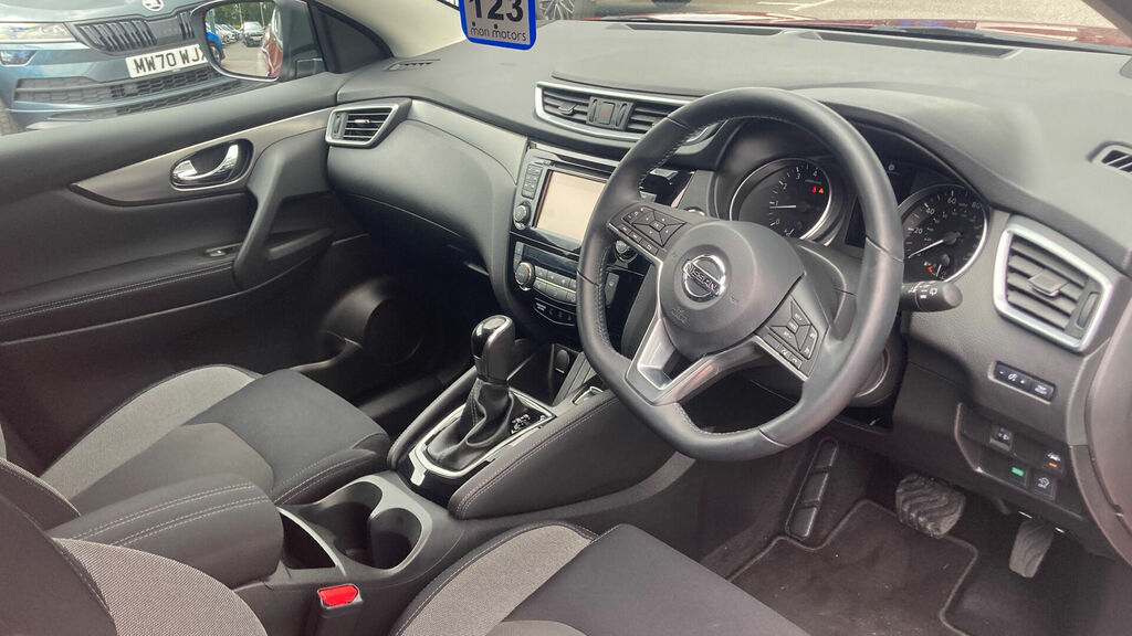 Nissan Qashqai Dig-t N-connecta Xtron Euro 6 5-Door Red #6