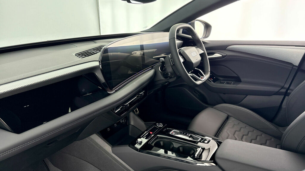 Audi A6 E-tron Avant 100Kwh Performance S Line 5-Door Blue #2