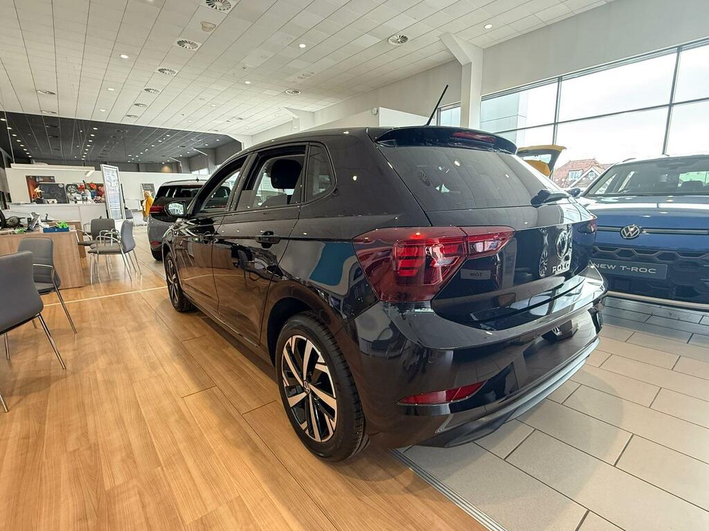 Volkswagen Polo Match 1.0 Tsi 95 Ps 5-Speed 5-Door Black #2