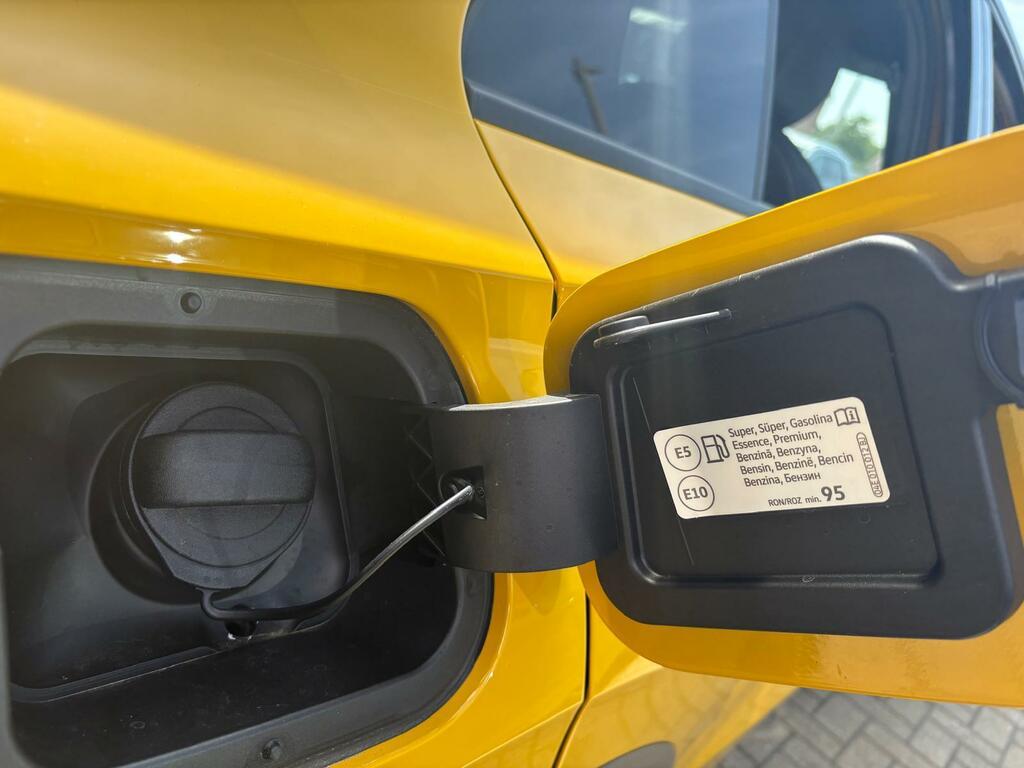 Volkswagen T-Roc New R-line 1.5 Etsi 150 Ps 7-Speed Dsg 5-Door Yellow #5