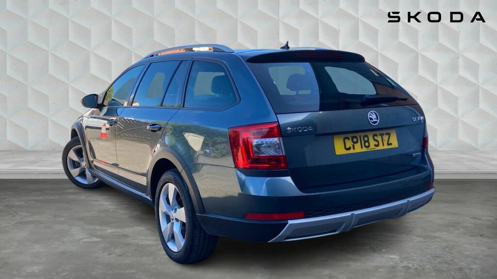 Skoda Octavia 2.0 Tdi Scout Dsg 4Wd Euro 6 5-Door Grey #3