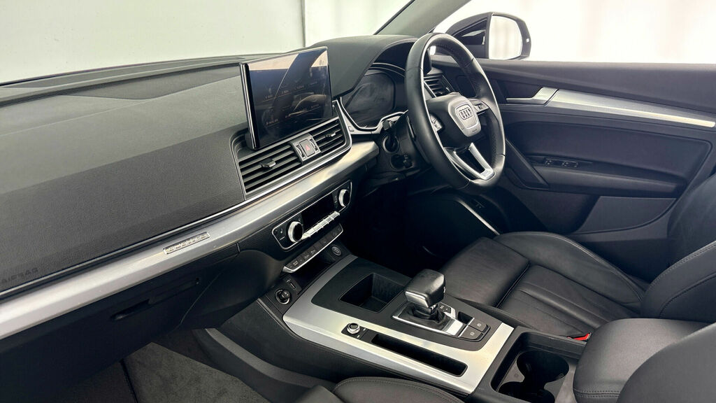 Audi Q5 2.0 Tdi 40 Sport S Tronic Quattro Euro 6 5-Door CA23EUO Black #2