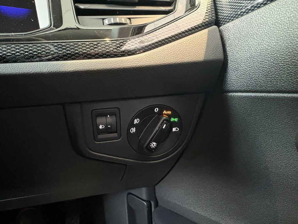 Volkswagen Taigo 1.0 Tsi 115 Match Heated Front Seats Space Black #36