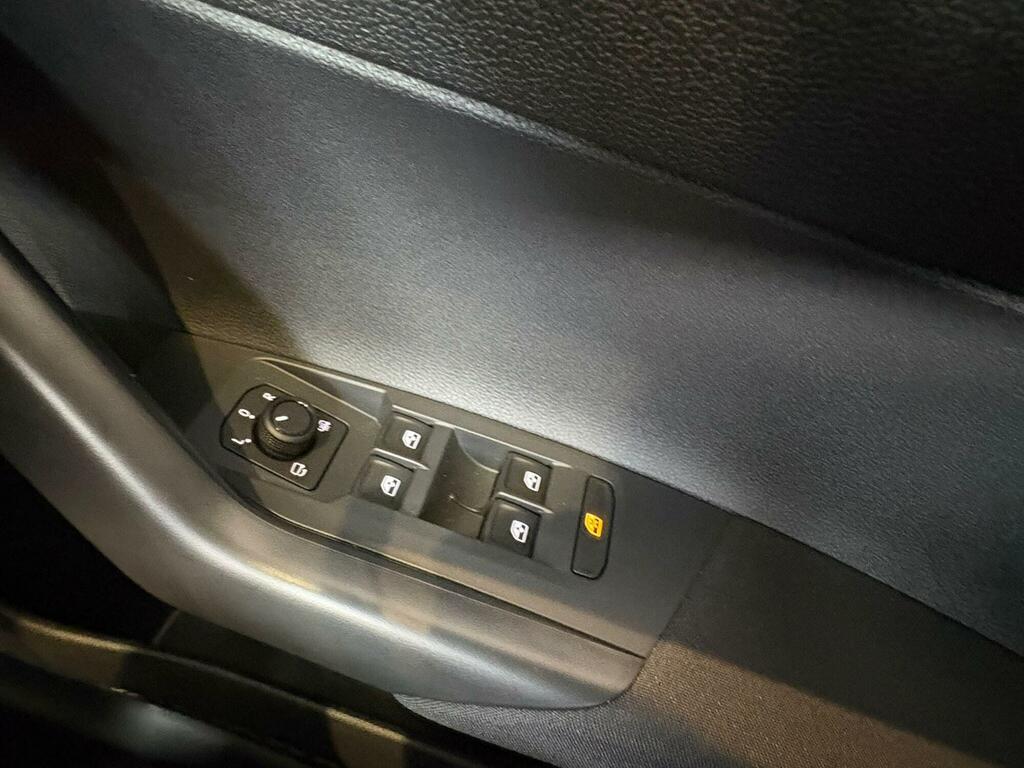 Volkswagen Taigo 1.0 Tsi 115 Match Heated Front Seats Space Black #35
