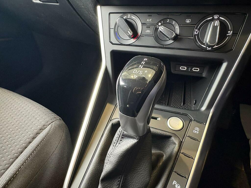 Volkswagen Taigo 1.0 Tsi 115 Match Heated Front Seats Space Black #37
