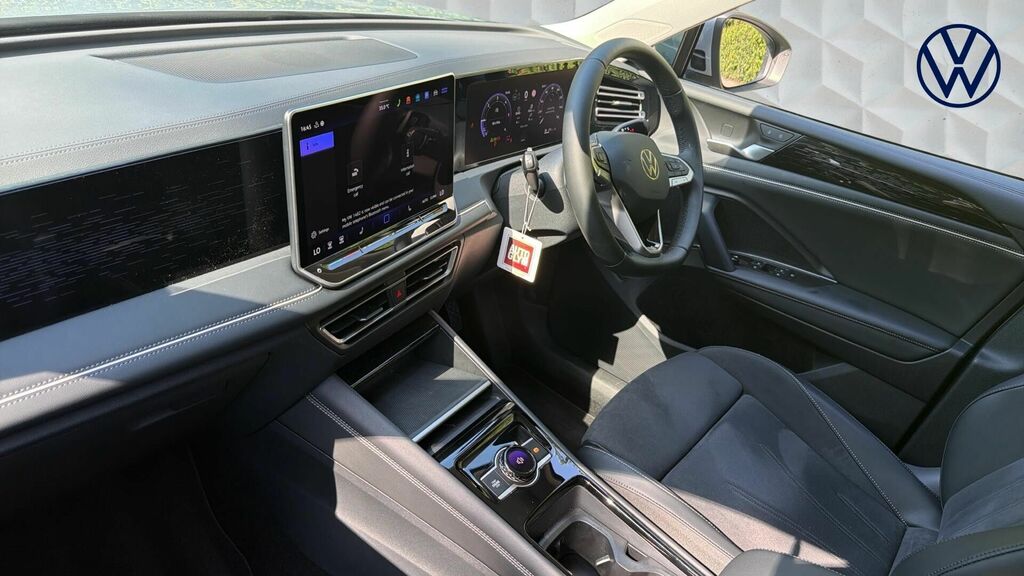 Volkswagen Tiguan 2.0 Tdi Elegance Dsg Euro 6 5-Door CK26UXH Silver #2