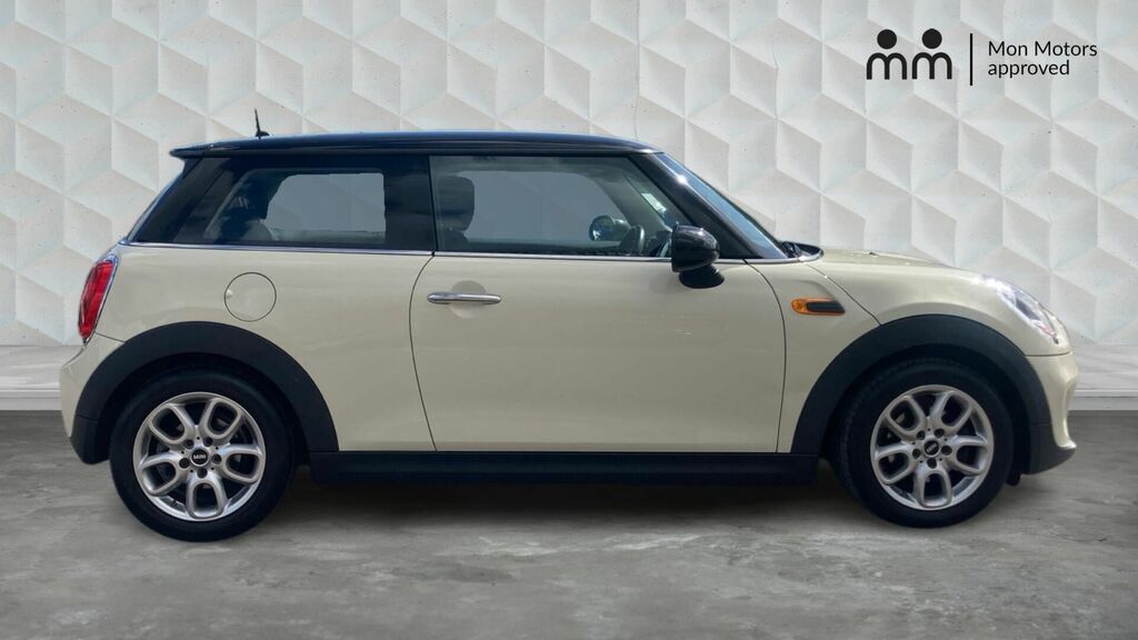 Mini Hatch Cooper Euro 6 3-Door WP67KXE White #4