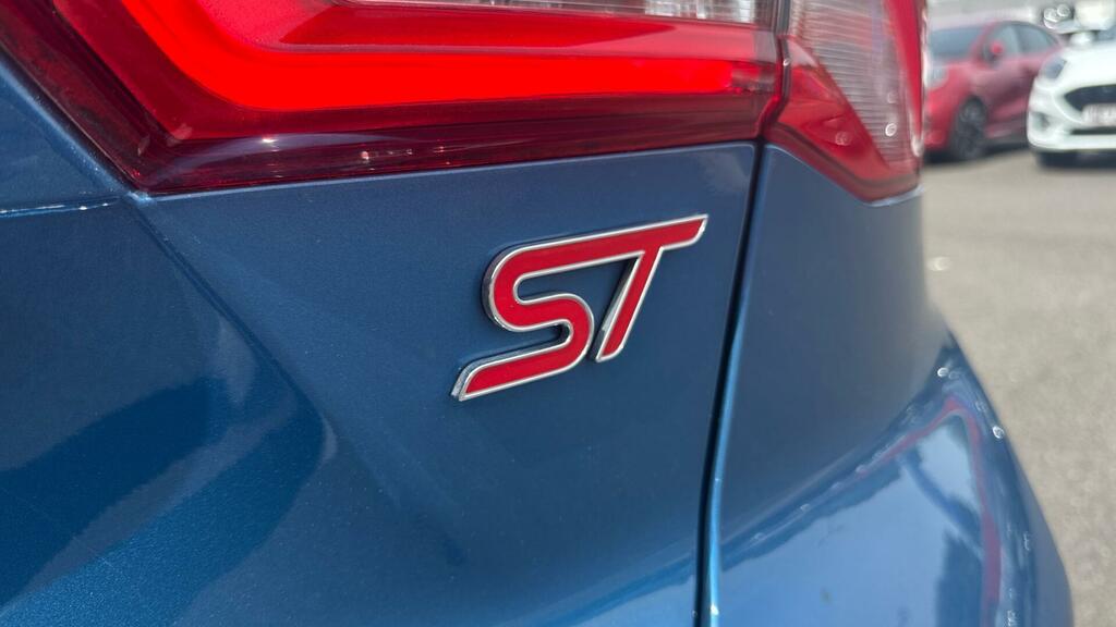 Ford Focus Ecoboost St Euro 6 5-Door WV70XZE Blue #6