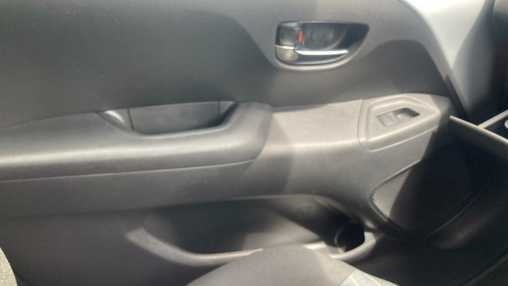 Peugeot 108 Active White #29
