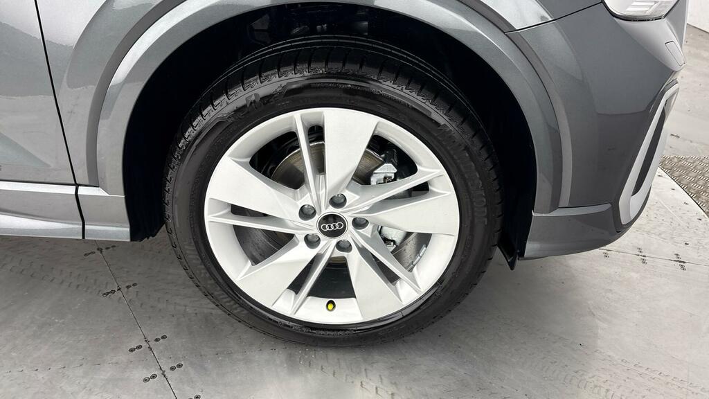 Audi Q2 S Line 35 Tfsi 150 Ps S Tronic Black #4