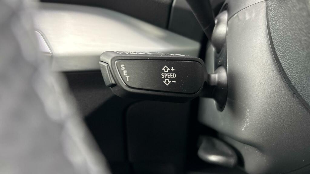 Audi Q2 S Line 35 Tfsi 150 Ps S Tronic Black #17