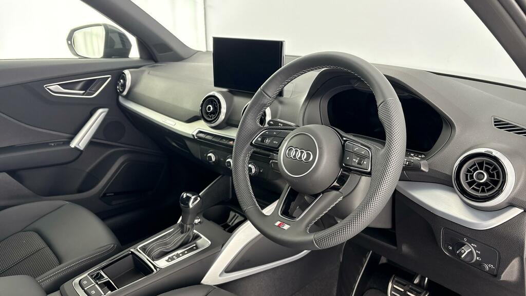 Audi Q2 S Line 35 Tfsi 150 Ps S Tronic Black #16