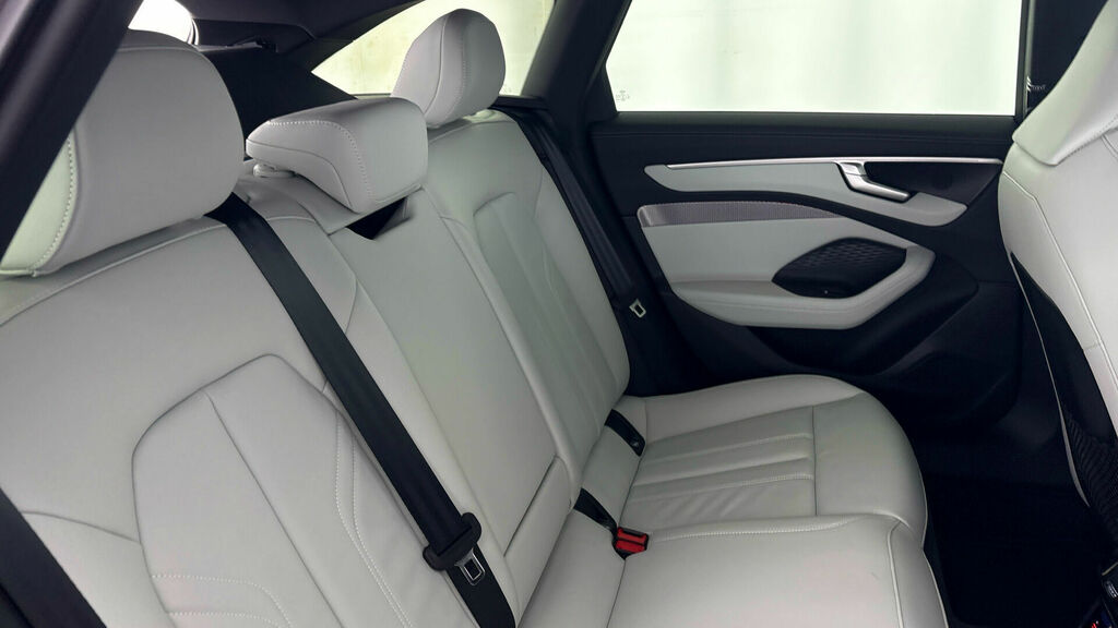 Audi A6 Avant Audi A6 Avant S Line E-tron 210,000 Kw Blue #26
