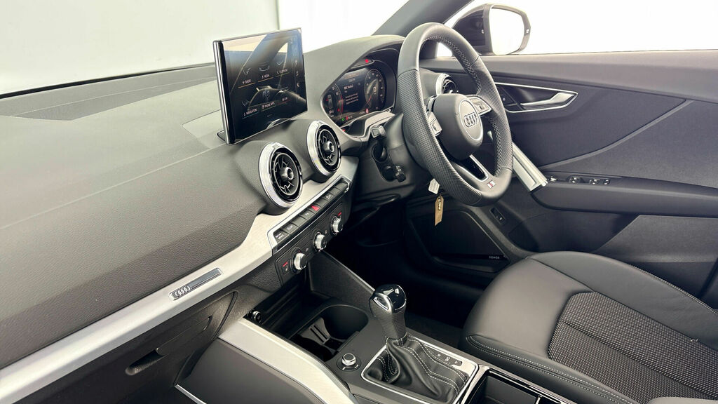 Audi Q2 Tfsi Cod 35 S Line S Tronic Euro 6 5-Door Black #2
