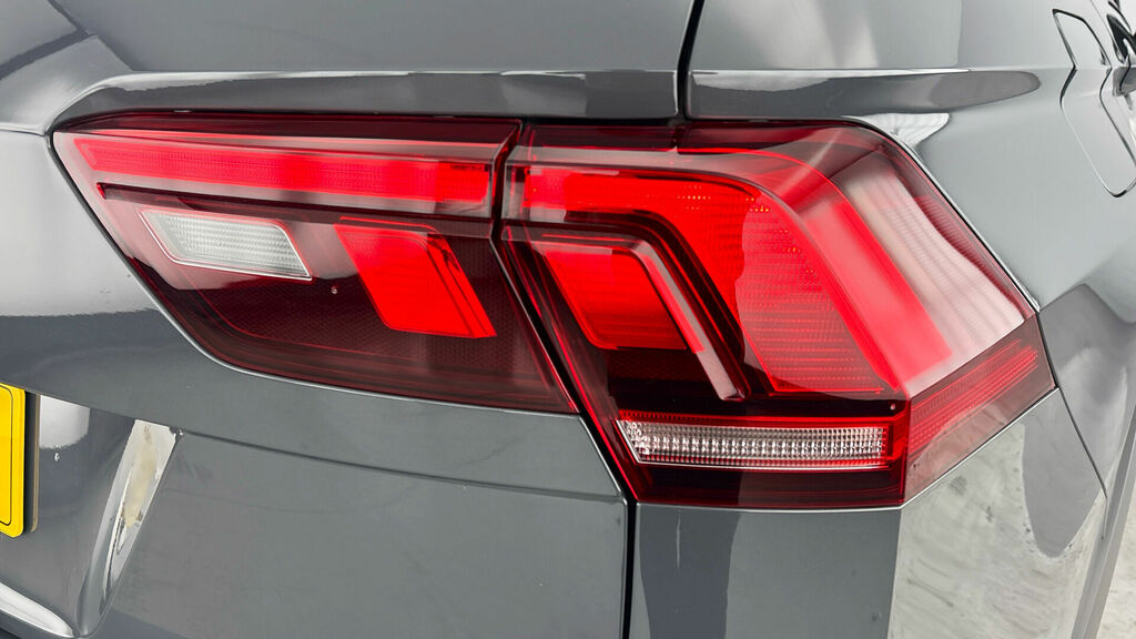 Volkswagen Tiguan Elegance Black #28