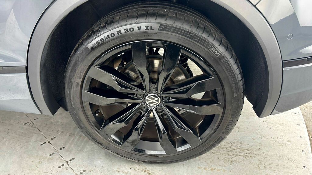 Volkswagen Tiguan Elegance Black #30